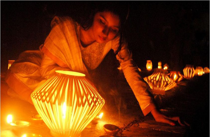নিজেই তৈরি করুন অসাধারণ সুন্দর কাগজের লন্ঠন