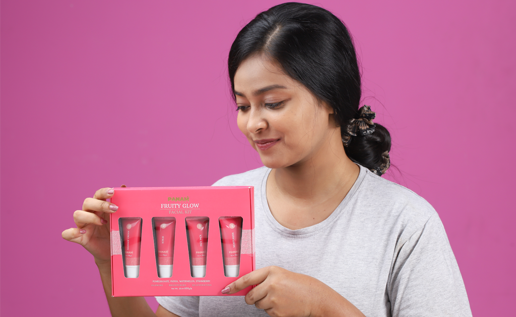 স্বল্প সময়ে ও অল্প খরচে ব্রাইটেনিং ফেসিয়াল করুন ঘরে বসেই
