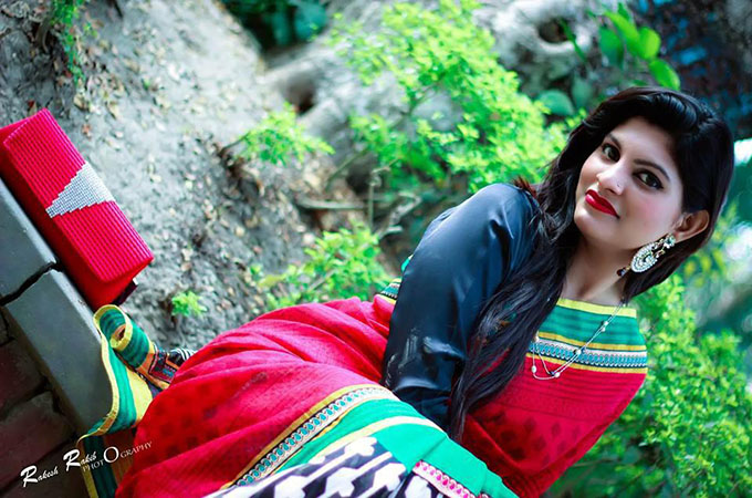 বিশ্ব ভালোবাসা দিবসে ভালোবাসার রঙে নিজেকে রাঙিয়ে তুলুন