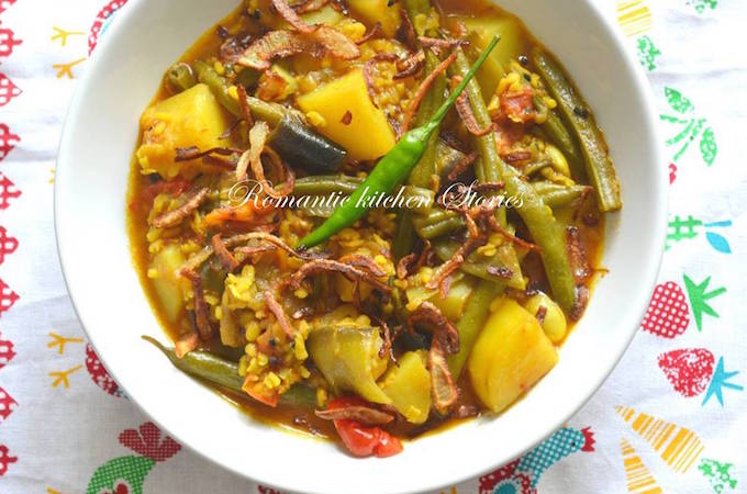 মুগডাল দিয়ে সবজি