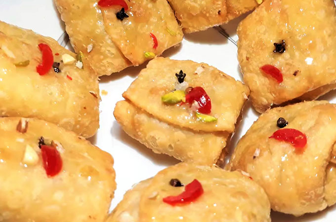লবঙ্গ লতিকা পিঠা