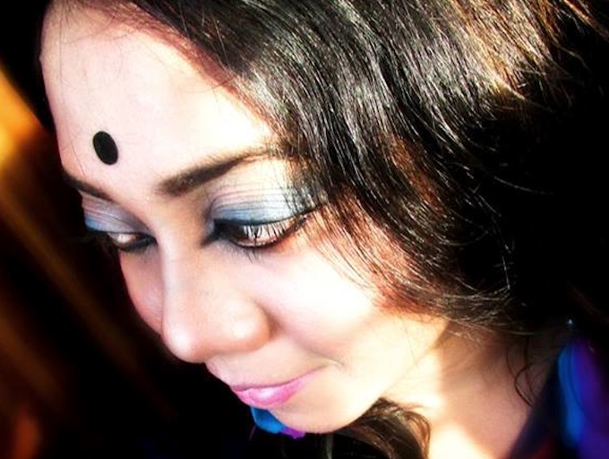চোখের মেক-আপ পিকটোরিয়াল