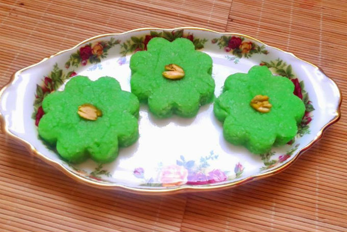 পুষ্টিগুণে ভরপুর পেস্তা বাদামের হালুয়া