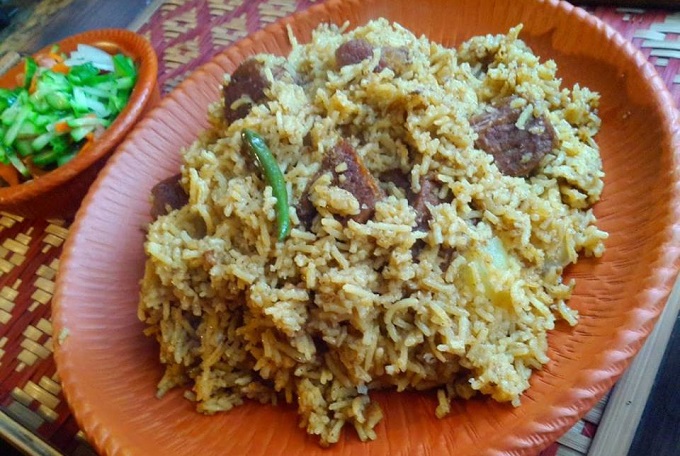 চিটাগাং-এর ঐতিহ্যবাহি আখনি বিরিয়ানি