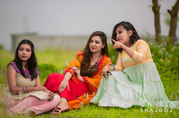 সাজগোজ ফ্যাশন ফটোশ্যুট ট্রেইলার