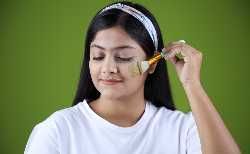 সানট্যান ও পিগমেন্টেশন দূর করতে ৫টি কার্যকরী ফেইস প্যাক