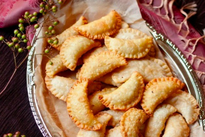 ঝাল-ঝাল মজাদার মাংস পুলি  