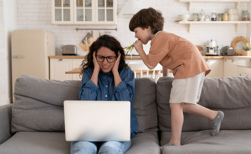 বাচ্চাদের হাইপারঅ্যাকটিভিটি বা ADHD এর লক্ষণ ও চিকিৎসা কী?