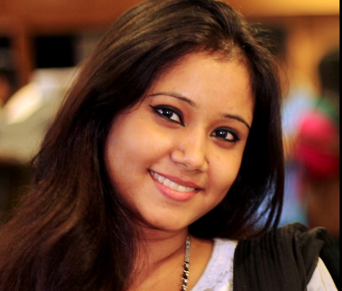 যখন যেমন মেক-আপ