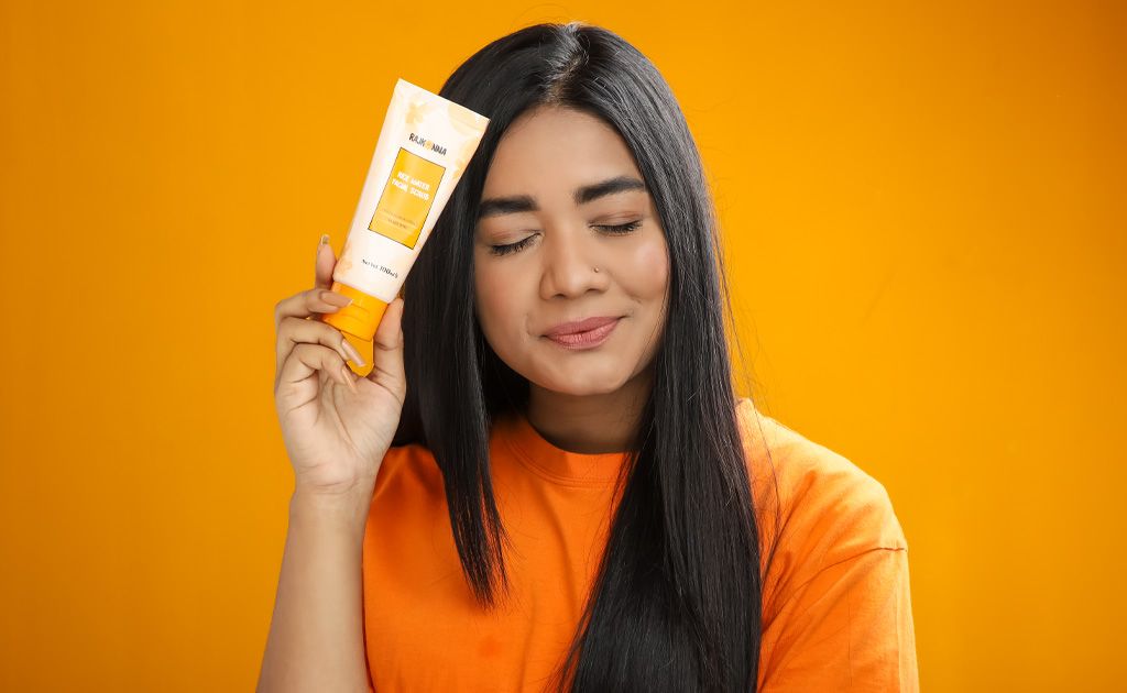 রাইস ওয়াটার স্ক্রাব | স্মুথ ও ক্লিয়ার স্কিনের ইনস্ট্যান্ট সল্যুশন!