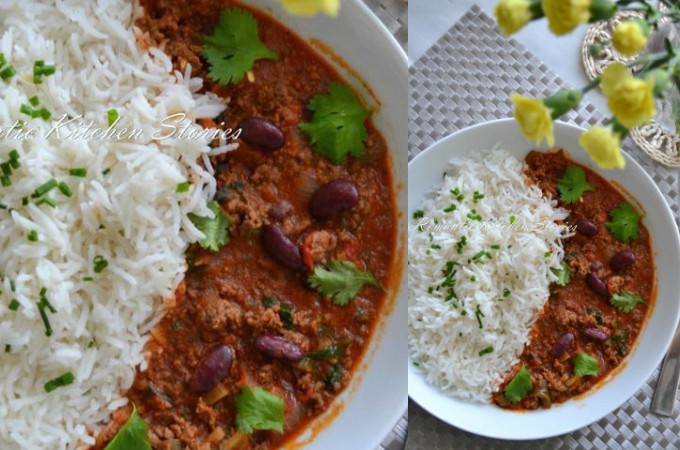 চিলি কন কার্নে সার্ভড উইথ প্লেইন রাইস!