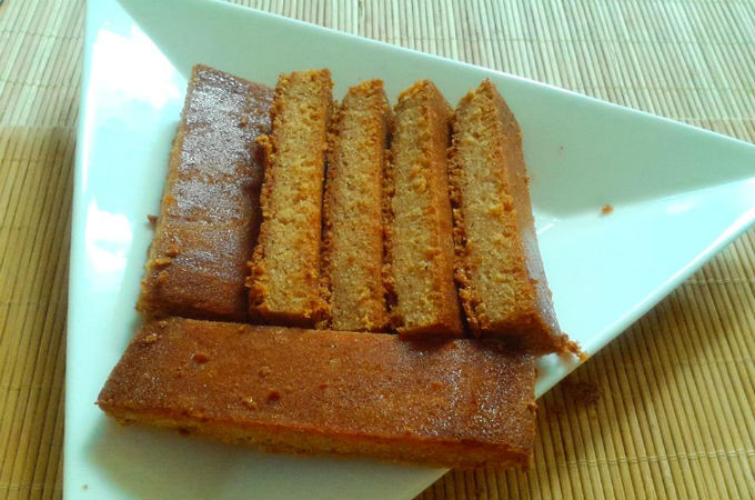 মিষ্টির দোকানে কাগজে মোড়ানো আফলাতুন!