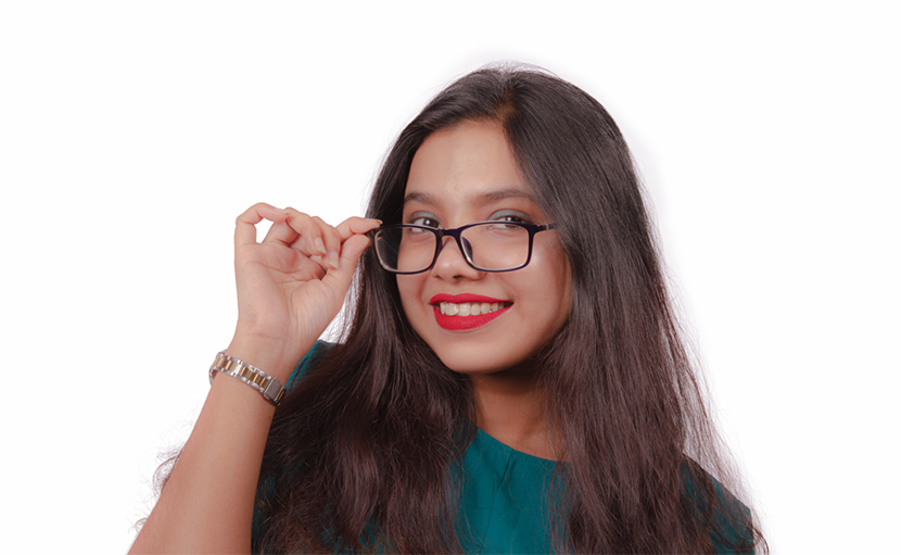 চশমার সাথে মেকআপ । পারফেক্ট লুক পেতে খেয়াল রাখুন ৪টি বিষয়