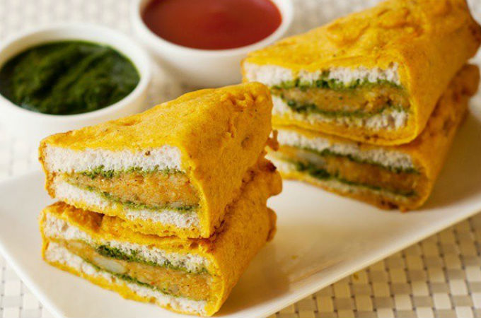 শীতের বিকেলে গরম গরম পাউরুটির পাকোড়া