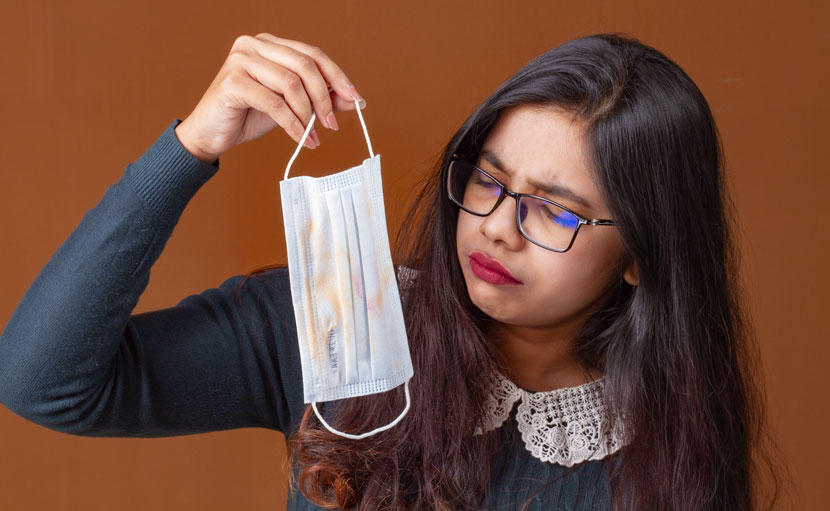 মাস্কে মেকআপ লেগে নষ্ট হয়ে যাচ্ছে?