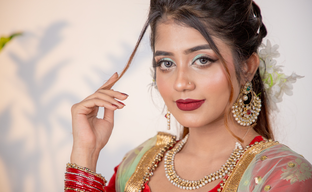 ওয়েডিং গেস্ট গ্ল্যাম মেকআপ লুক ক্রিয়েট করবেন কীভাবে?