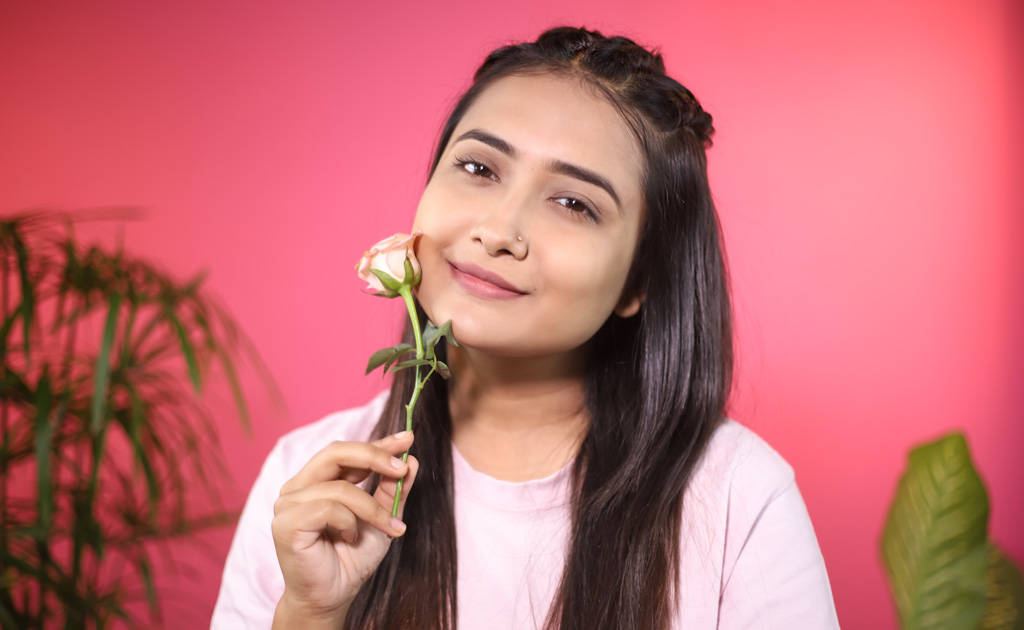 রূপচর্চায় গোলাপ | স্নিগ্ধ, সতেজ ও উজ্জ্বল ত্বক পাওয়ার প্রাকৃতিক উপায়!