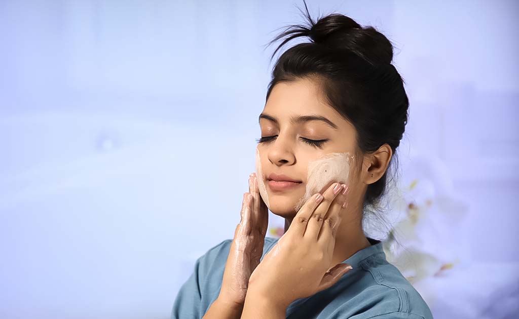 ড্রাই ও অয়েলি স্কিনে ডাবল ক্লেনজিং এ কোন কোন উপাদান থাকা জরুরি?