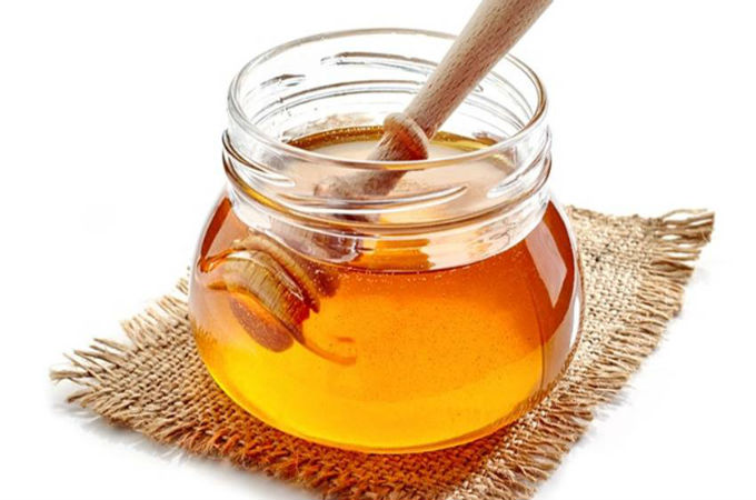 ব্লাকহেডস দূর করুন মধুর ছোয়ায়