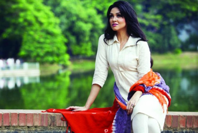 সাদা রংয়ের পোশাক হোক গরমের সঙ্গি