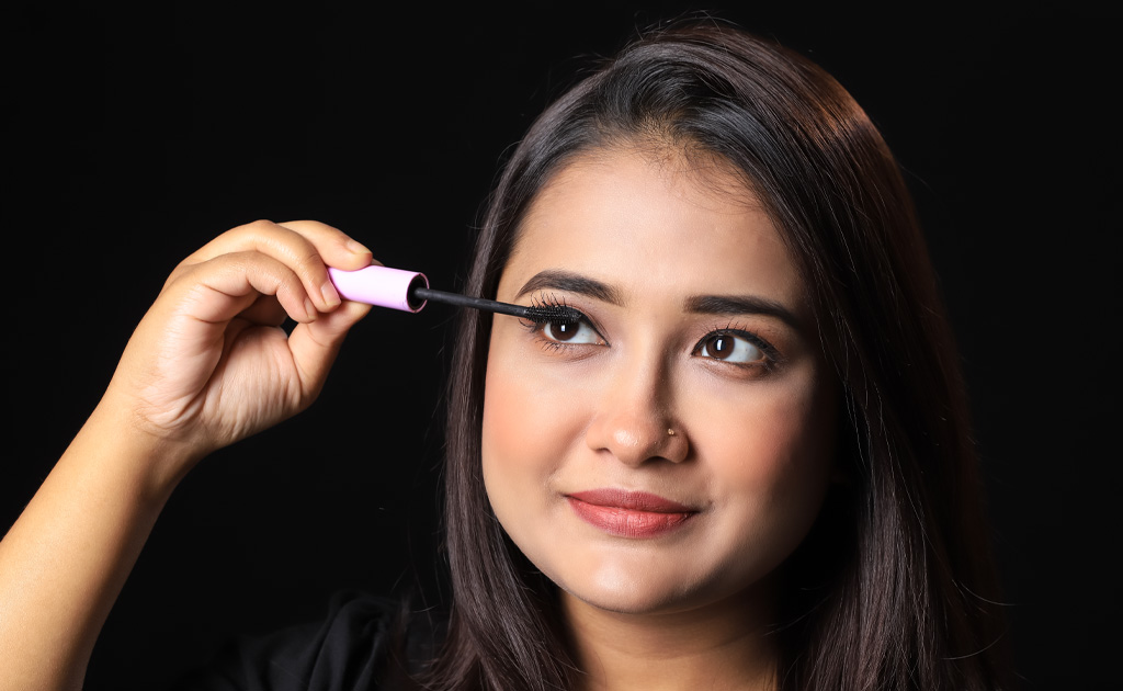 ছোট চোখ বড় দেখানোর জন্য ৭টি অ্যামেজিং মেকআপ টিপস ও ট্রিকস