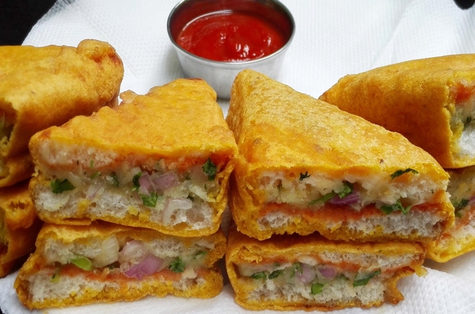 পটেটো ব্রেড পাকোড়া