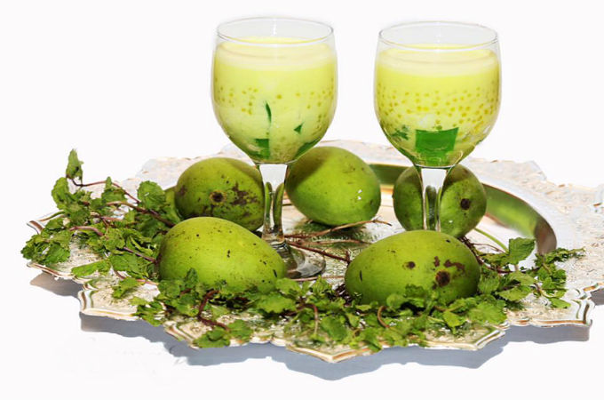 কাঁচা আমের জেলো ডের্জাট