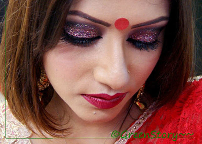 পার্টি মেক-আপ পিকটোরিয়াল