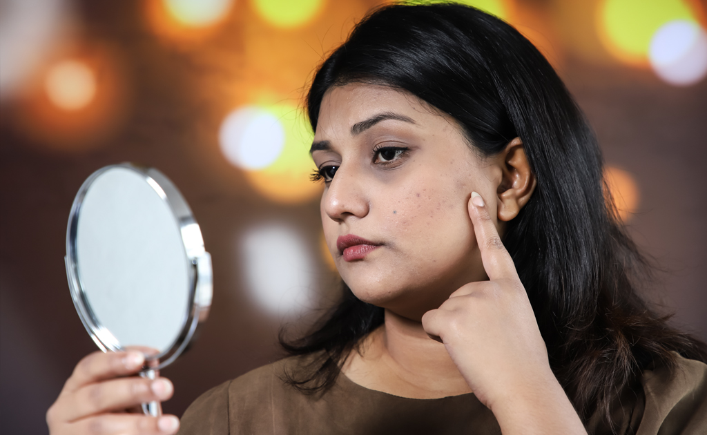বাতাসের আর্দ্রতা বা হিউমিডিটি লেভেল কীভাবে আমাদের স্কিনের উপর প্রভাব ফেলে?