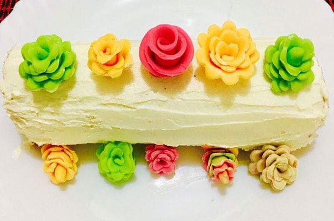 রেড ভেলভেট রোল কেক