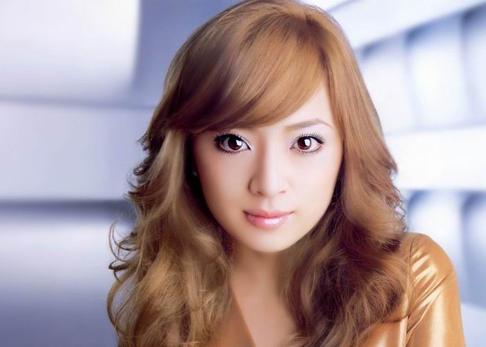 নিজের হাতে করুন ব্যাংগস কাট