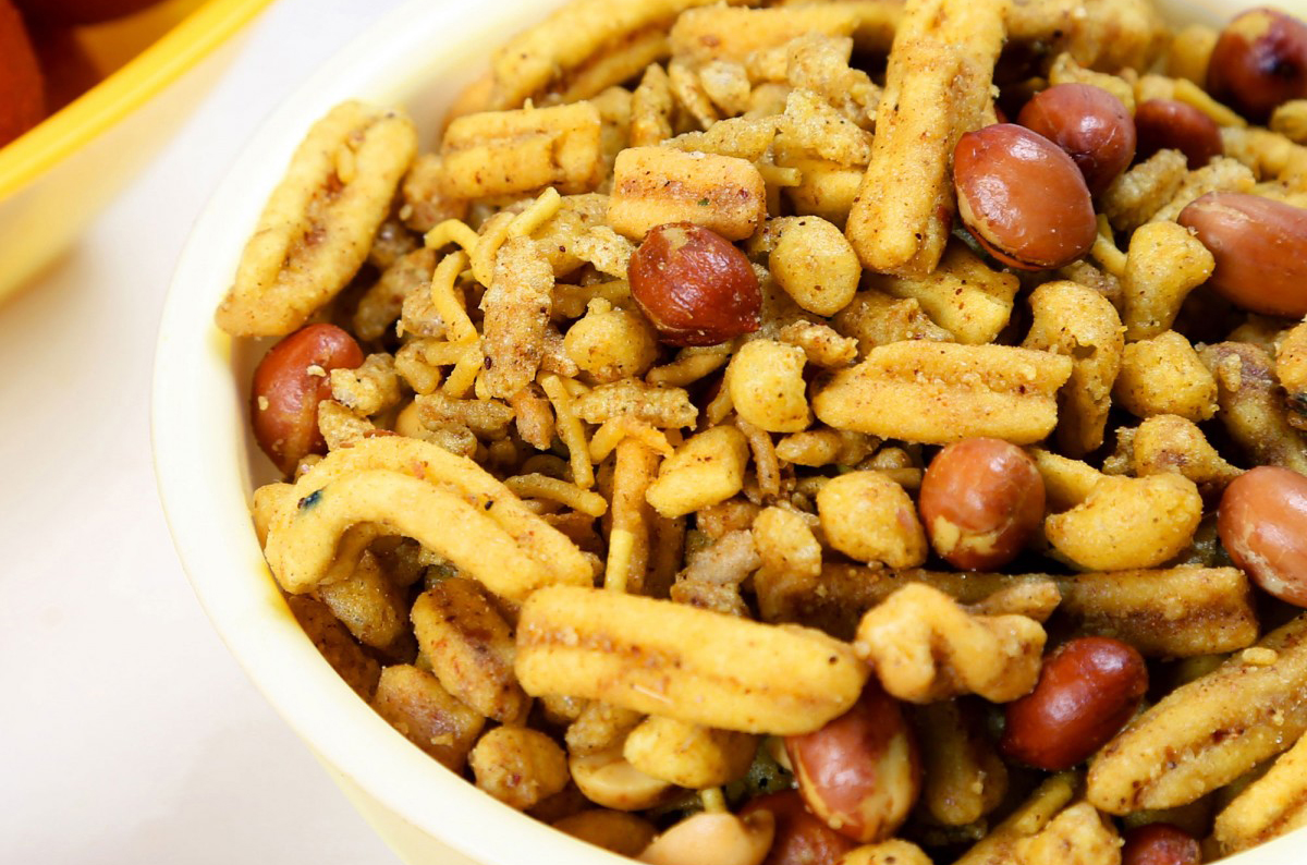 ঝাল চটপটে মজার চানাচুর