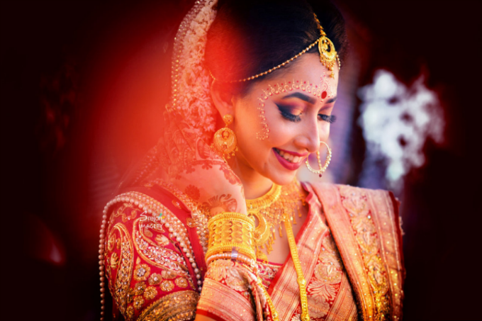 বিয়ের কনে মানেই চিরায়ত লাল বেনারসি কিংবা কাতান!