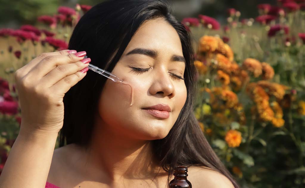 স্কিন কেয়ারে ভিটামিন সি সিরাম কেন, কখন ও কীভাবে ব্যবহার করবেন?