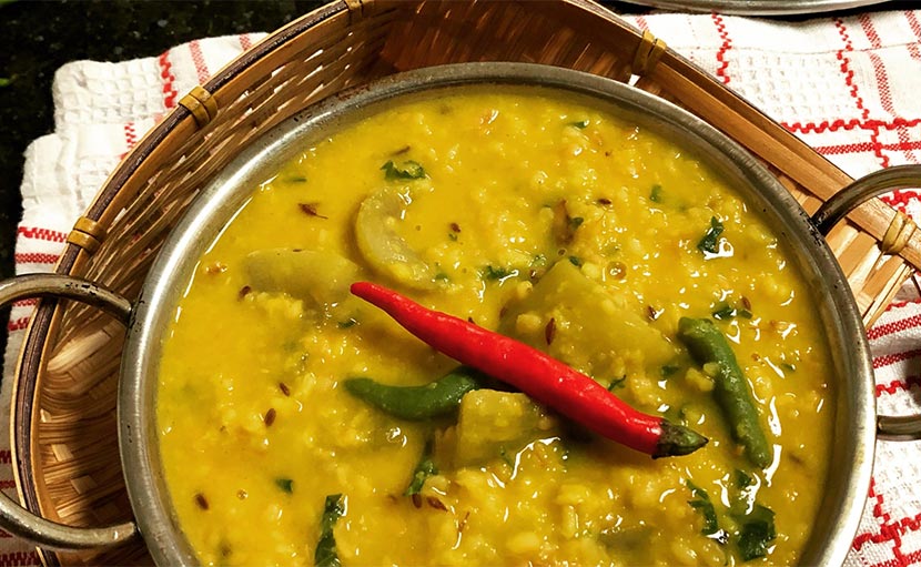 ফোঁড়নের স্বাদে লাউ ডাল