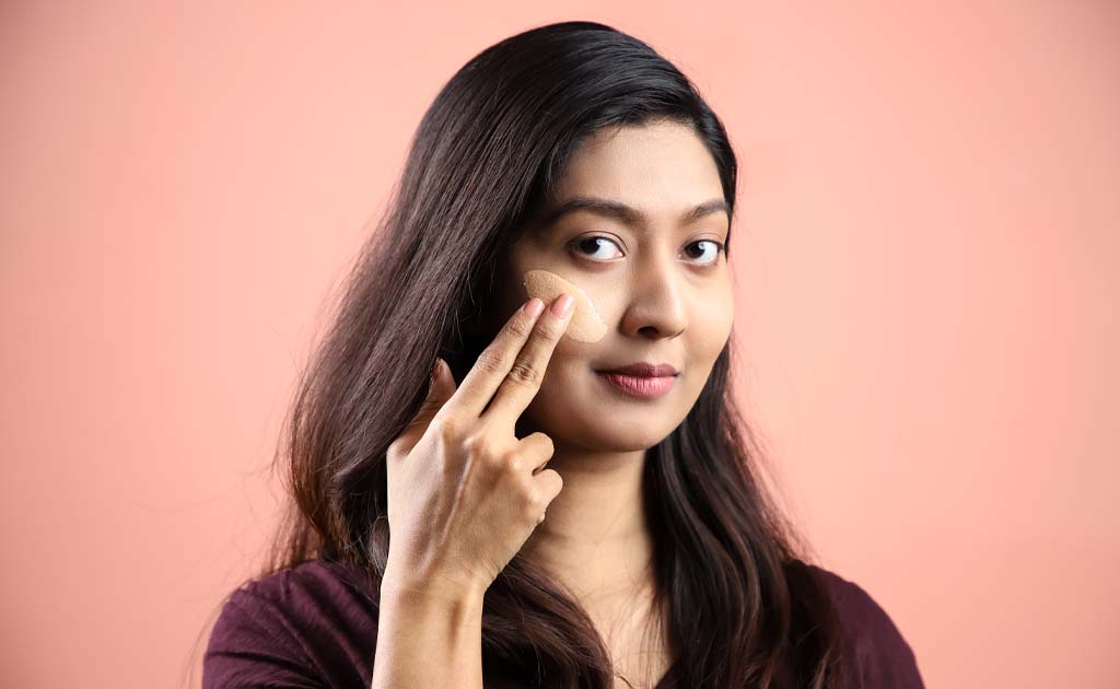 ডিউয়ি নাকি ম্যাট ফাউন্ডেশন কোনটি আপনার জন্য রাইট চয়েস?