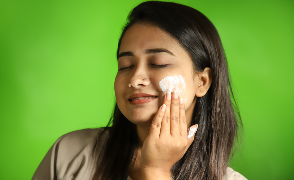 ত্বকের ধরন অনুযায়ী সাজিয়ে নিন আপনার নাইট টাইম স্কিন কেয়ার রুটিন