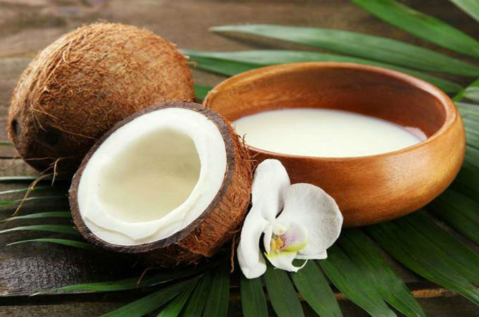 রূপচর্চায় কার্যকরী নারকেল দুধ