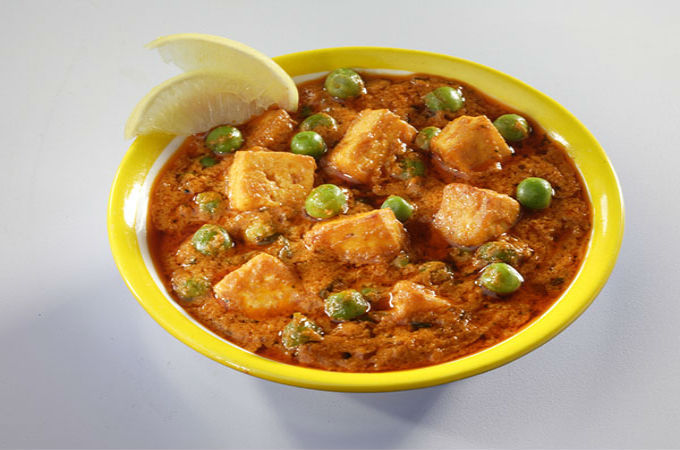 আলু মটর পনির
