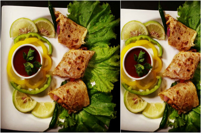 চিকেন পরাটা রোল