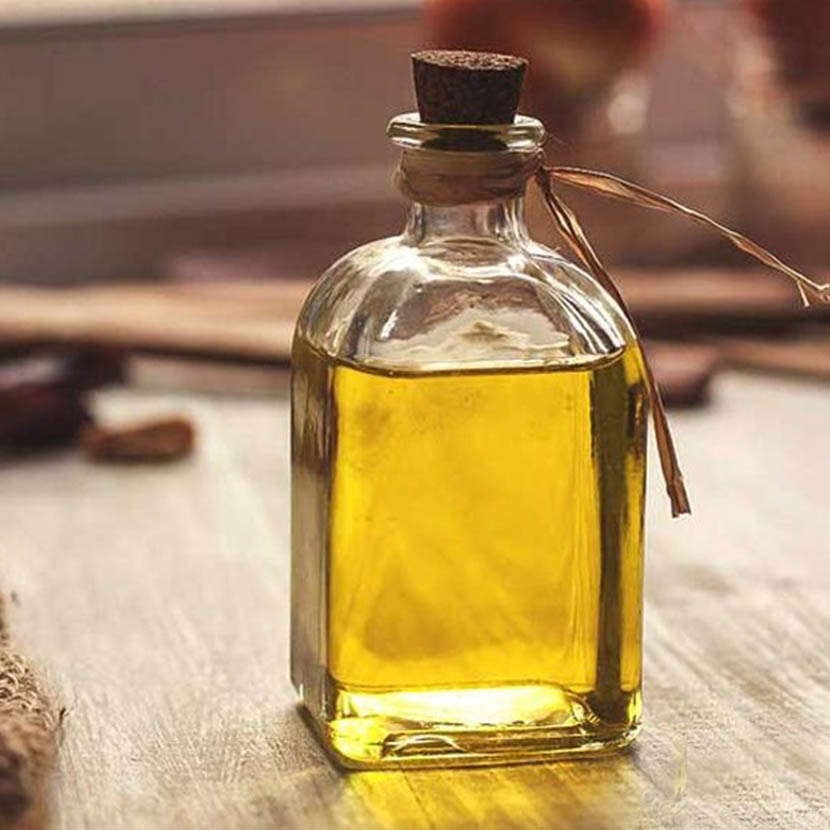 Оливковое масло форум. Прозрачное масло. Оливковое масло в подарочных бутылках. Марокканское аргановое масло стекло. Прозрачное масло для лампы.