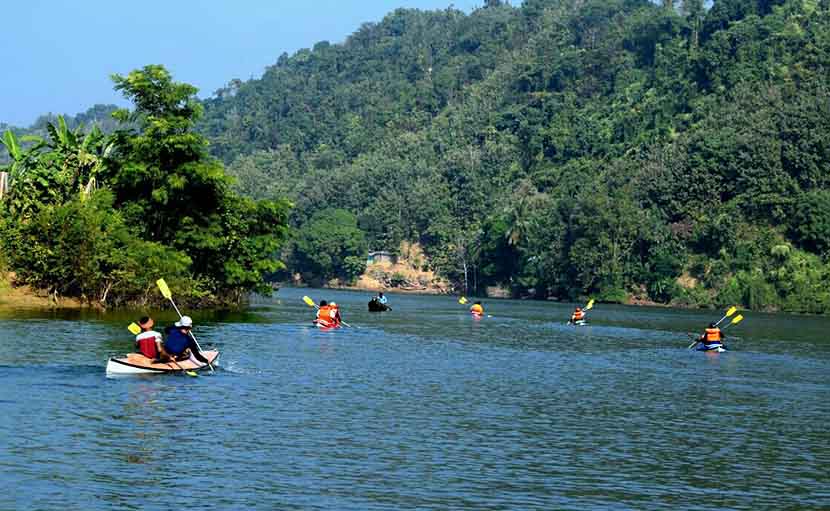 কাপ্তাই লেকে কায়াকিং এর ব্যবস্থা - shajgoj.com