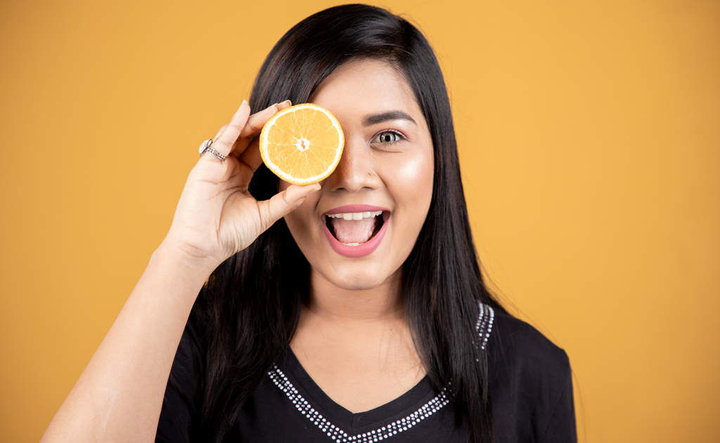 model with orange slice